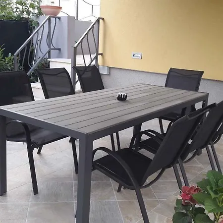 Vakantiehuis Holiday In 7763